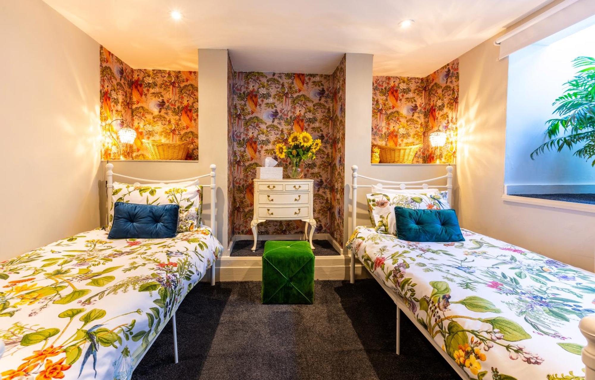 Kira Beach House, Hove Beach Екстер'єр фото